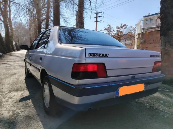 پژو، 405