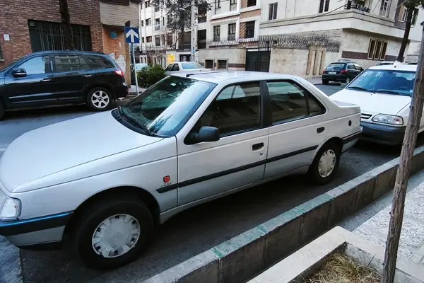 پژو، 405