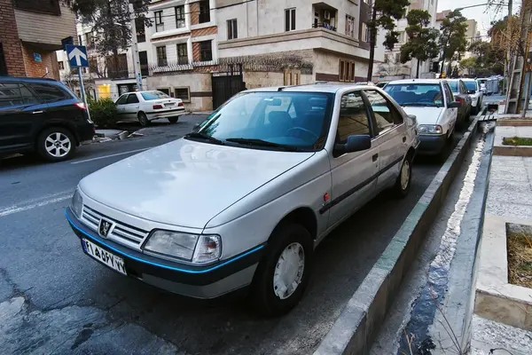 پژو، 405