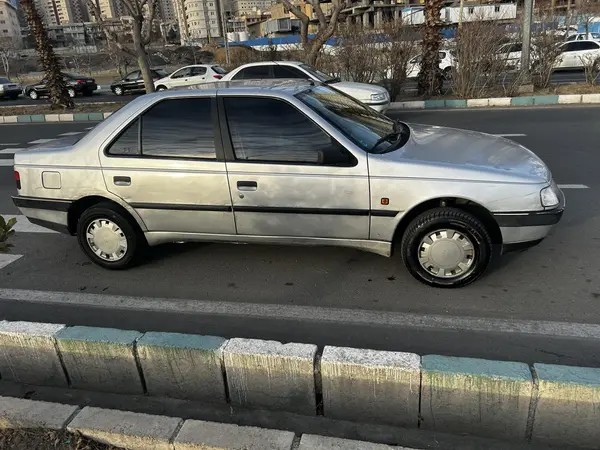 پژو، 405