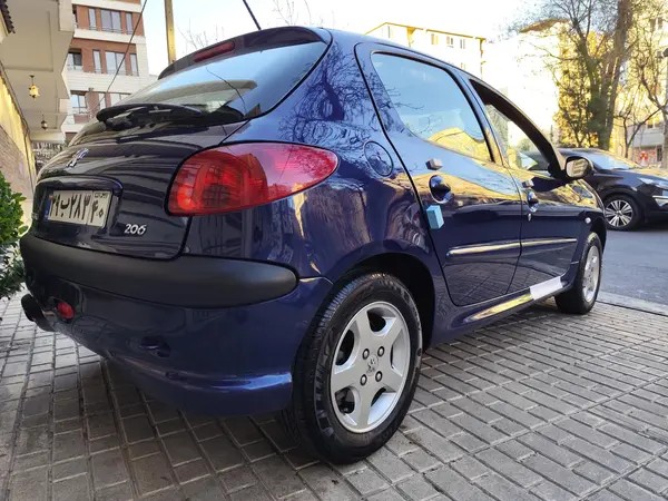 پژو، 206