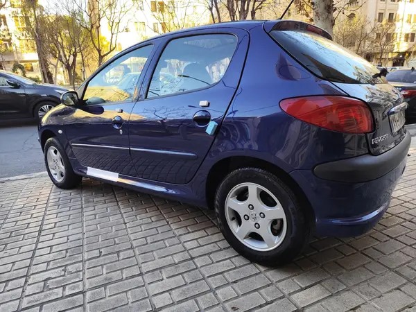 پژو، 206