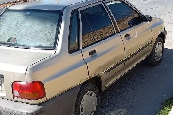 پراید، صندوق دار