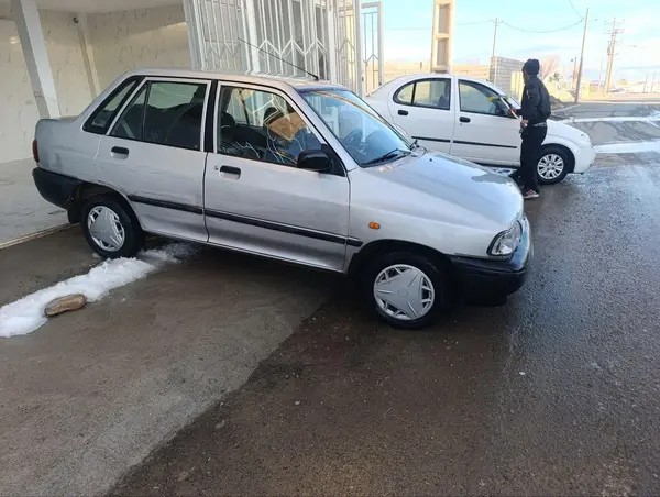 پراید، صندوق دار