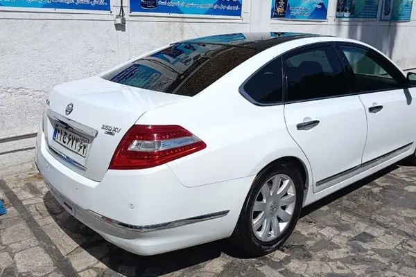 نیسان، تی ینا