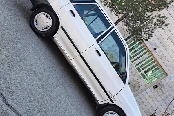 پراید، صندوق دار