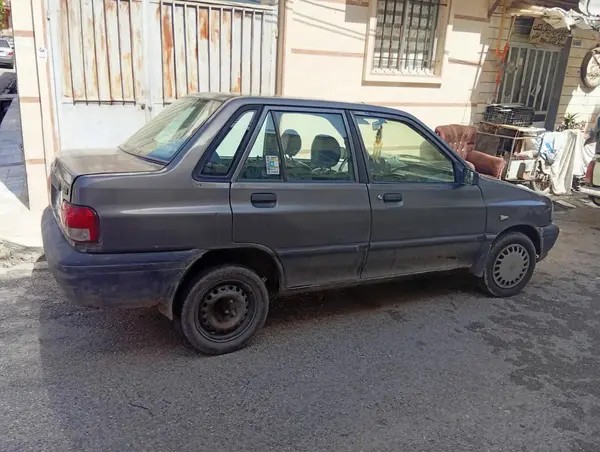 پراید، صندوق دار