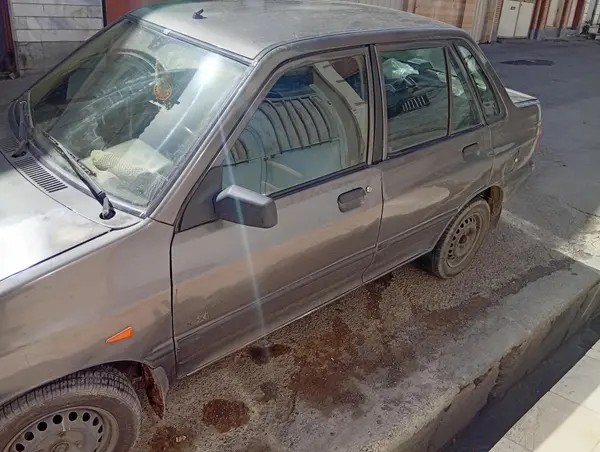 پراید، صندوق دار
