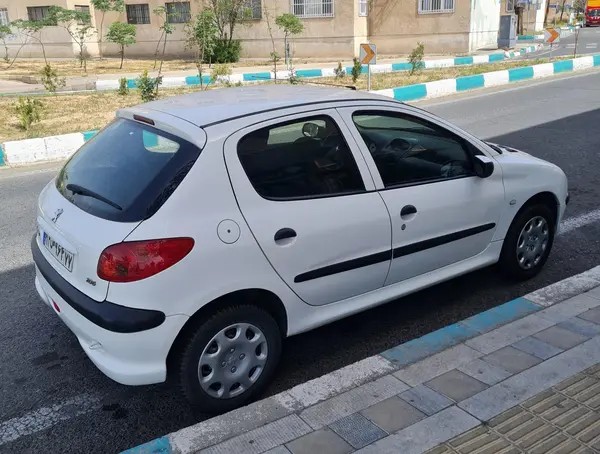 پژو، 206