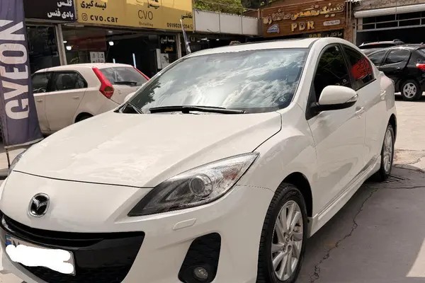 مزدا، 3 نیو صندوق دار