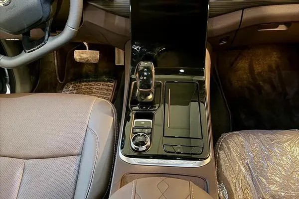 نیسان، ترا