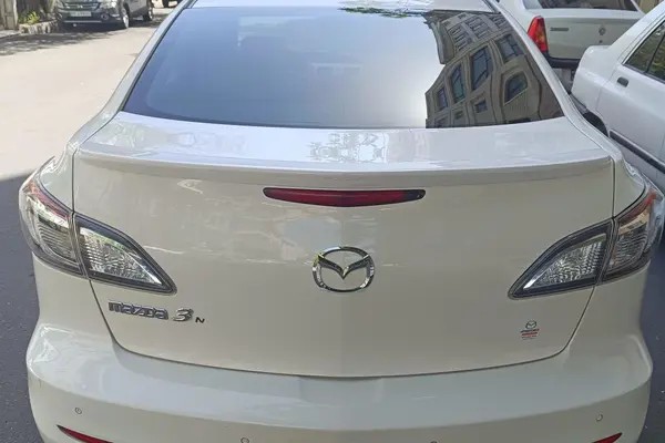 مزدا، 3 نیو صندوق دار