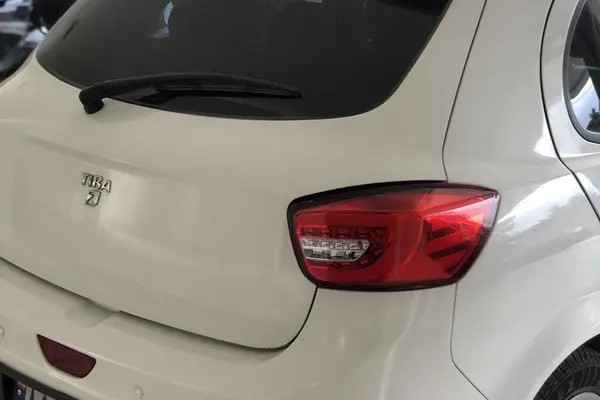 تیبا، هاچ بک
