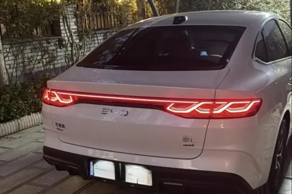 بی وای دی، چین ال DMi