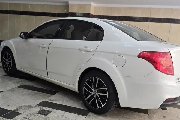بسترن، B50F