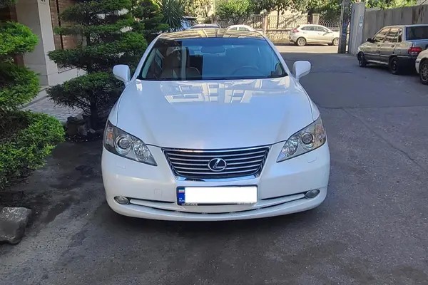 لکسوس، ES