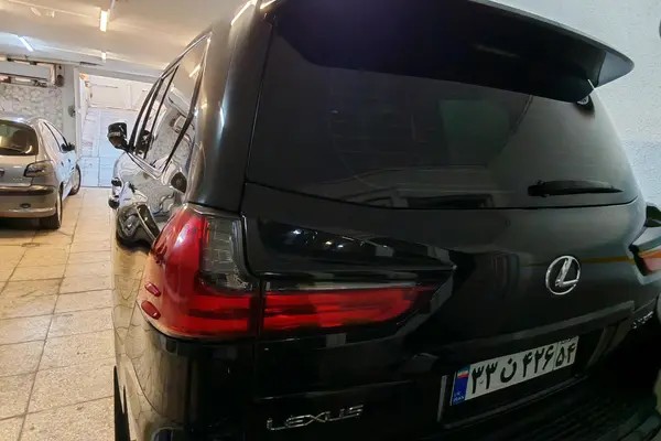 لکسوس، LX