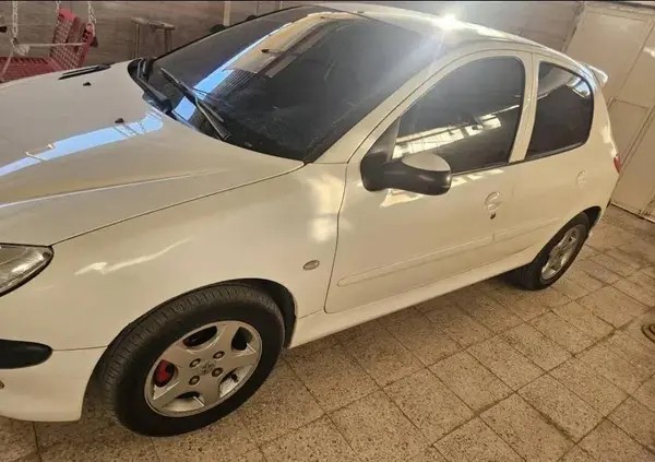 پژو، 206