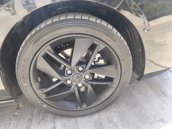 کی ام سی، J7