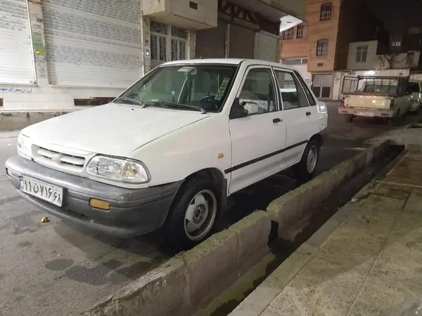 پراید، صندوق دار