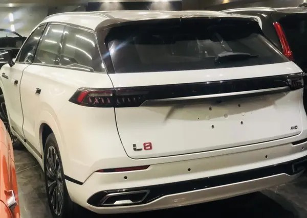 لوکانو، L8