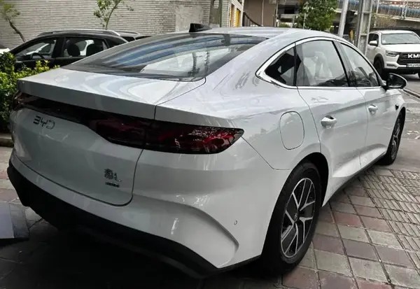 بی وای دی، چین ال DMi