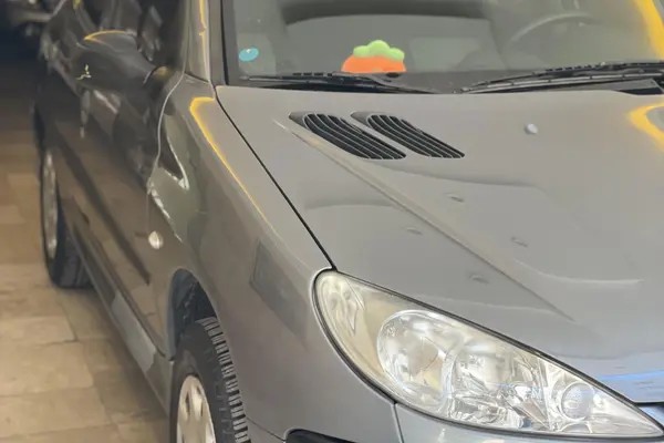 پژو، 206
