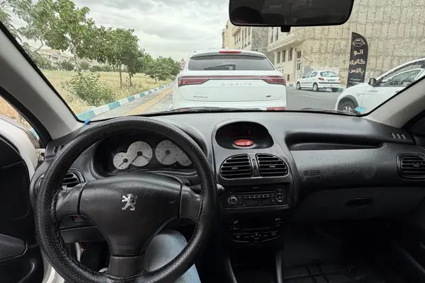 پژو، 206