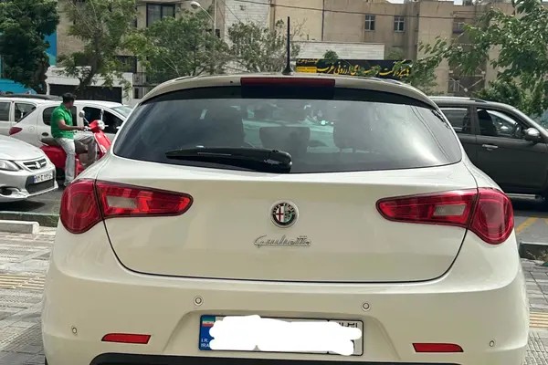 آلفارومئو، جولیتا
