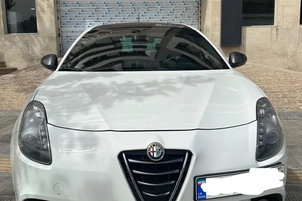 آلفارومئو، جولیتا
