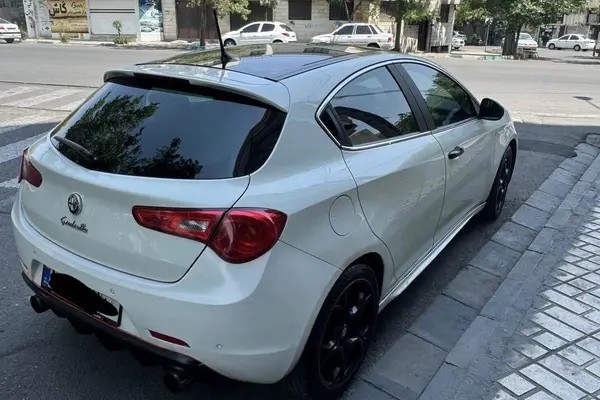 آلفارومئو، جولیتا