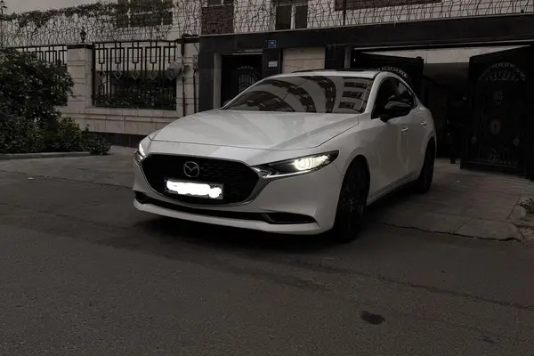 مزدا، 3 وارداتی