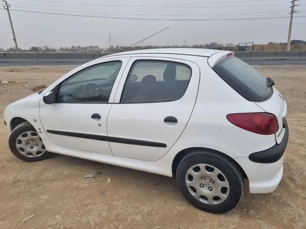 پژو، 206