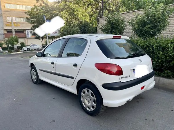 پژو، 206