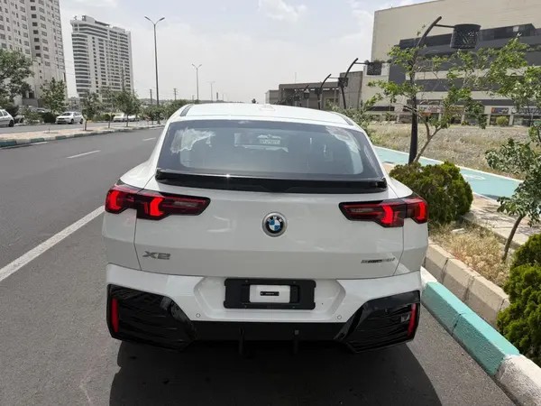 ب ام و، X2