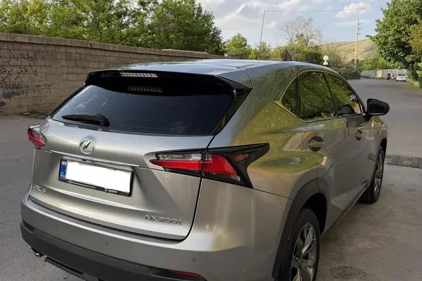 لکسوس، NX