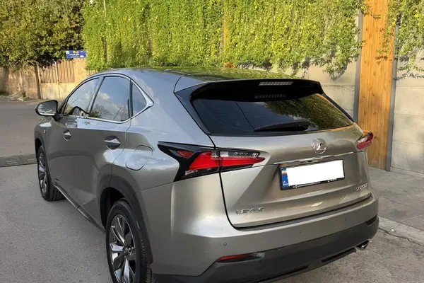 لکسوس، NX