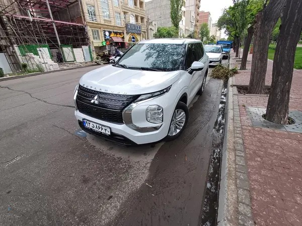 میتسوبیشی، اوتلندر