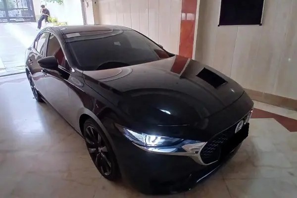مزدا، 3 وارداتی