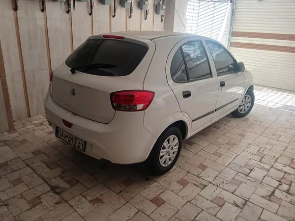 تیبا، هاچ بک