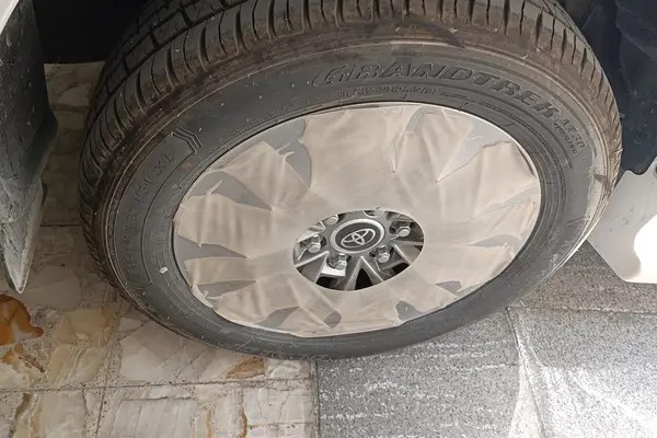 تویوتا، لندکروز چهار در