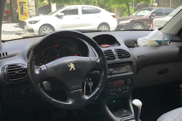 پژو، 206