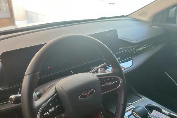 فونیکس، آریزو 6 جی تی (Z6 GT)