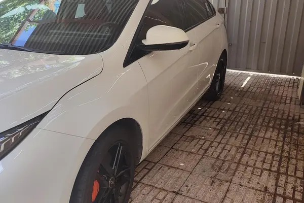 فونیکس، آریزو 6 جی تی (Z6 GT)