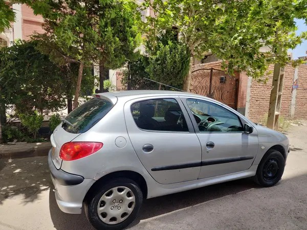 پژو، 206