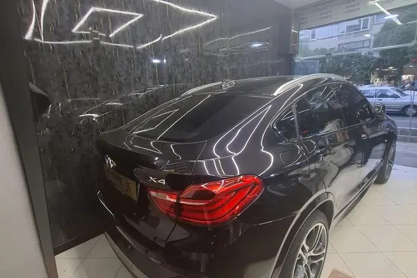 ب ام و، X4