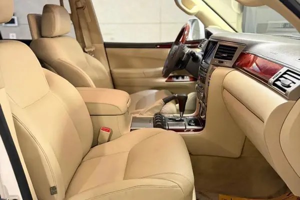 لکسوس، LX