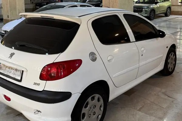 پژو، 206