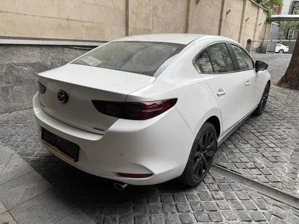 مزدا، 3 وارداتی