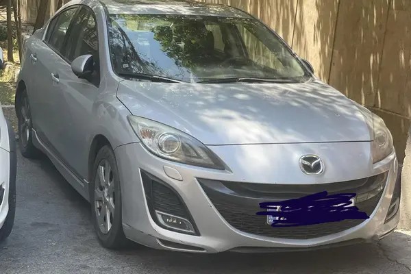 مزدا، 3 نیو صندوق دار